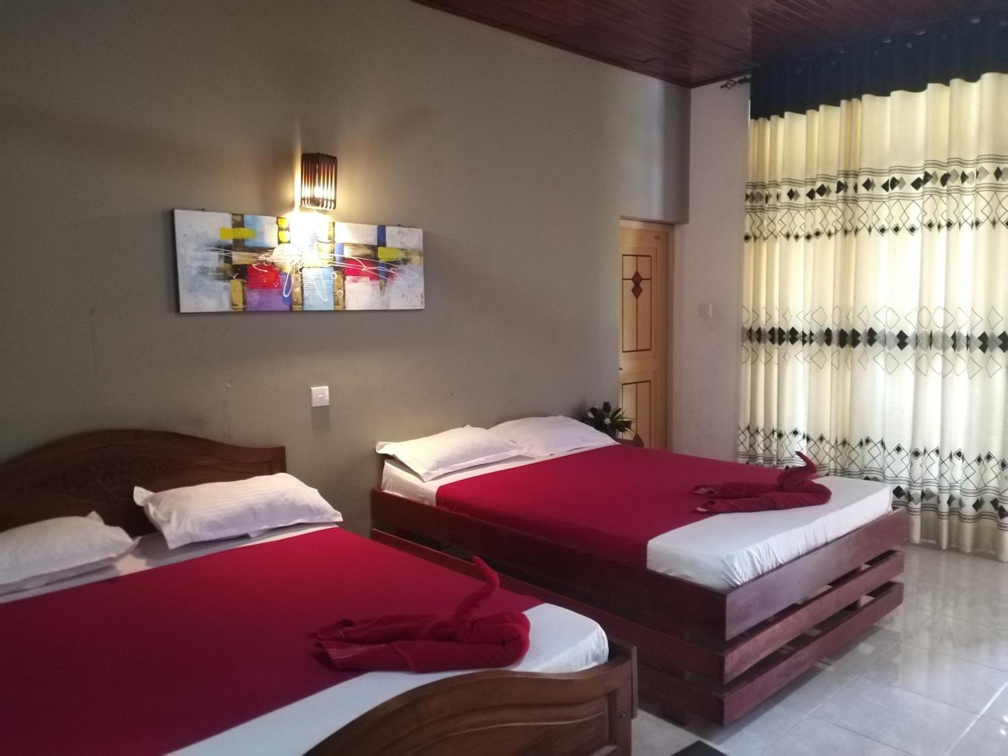 Blue Bell Hotel Negombo Exterior foto