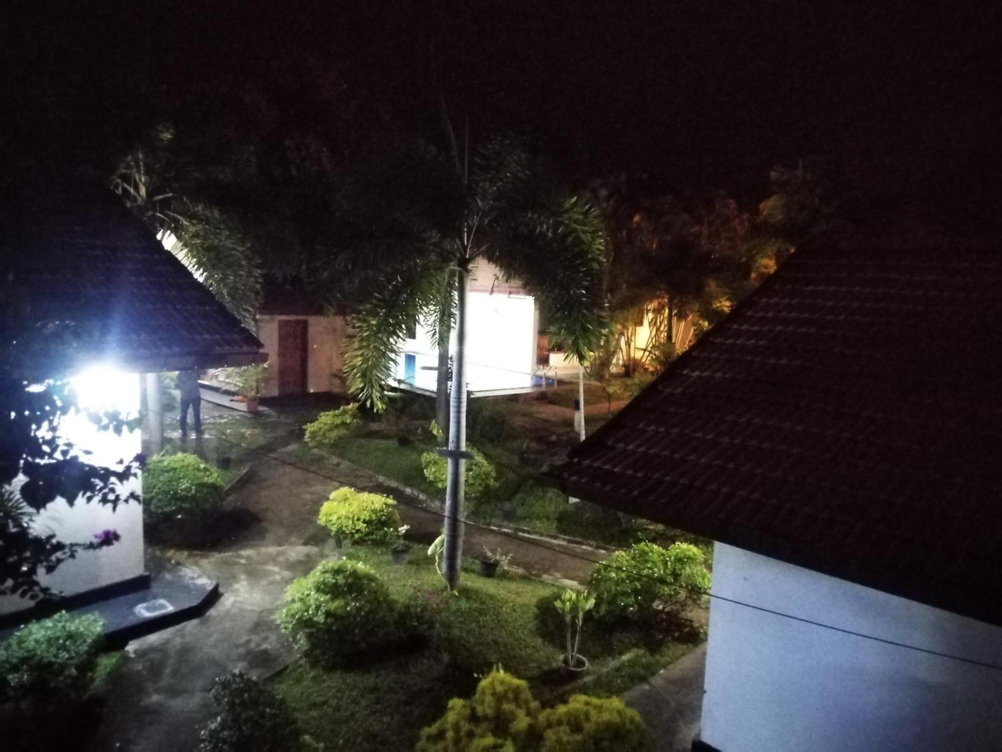 Blue Bell Hotel Negombo Exterior foto